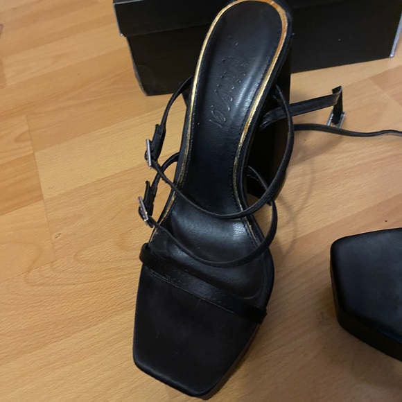 GIA- square toe platform heels - Picture 3 of 10